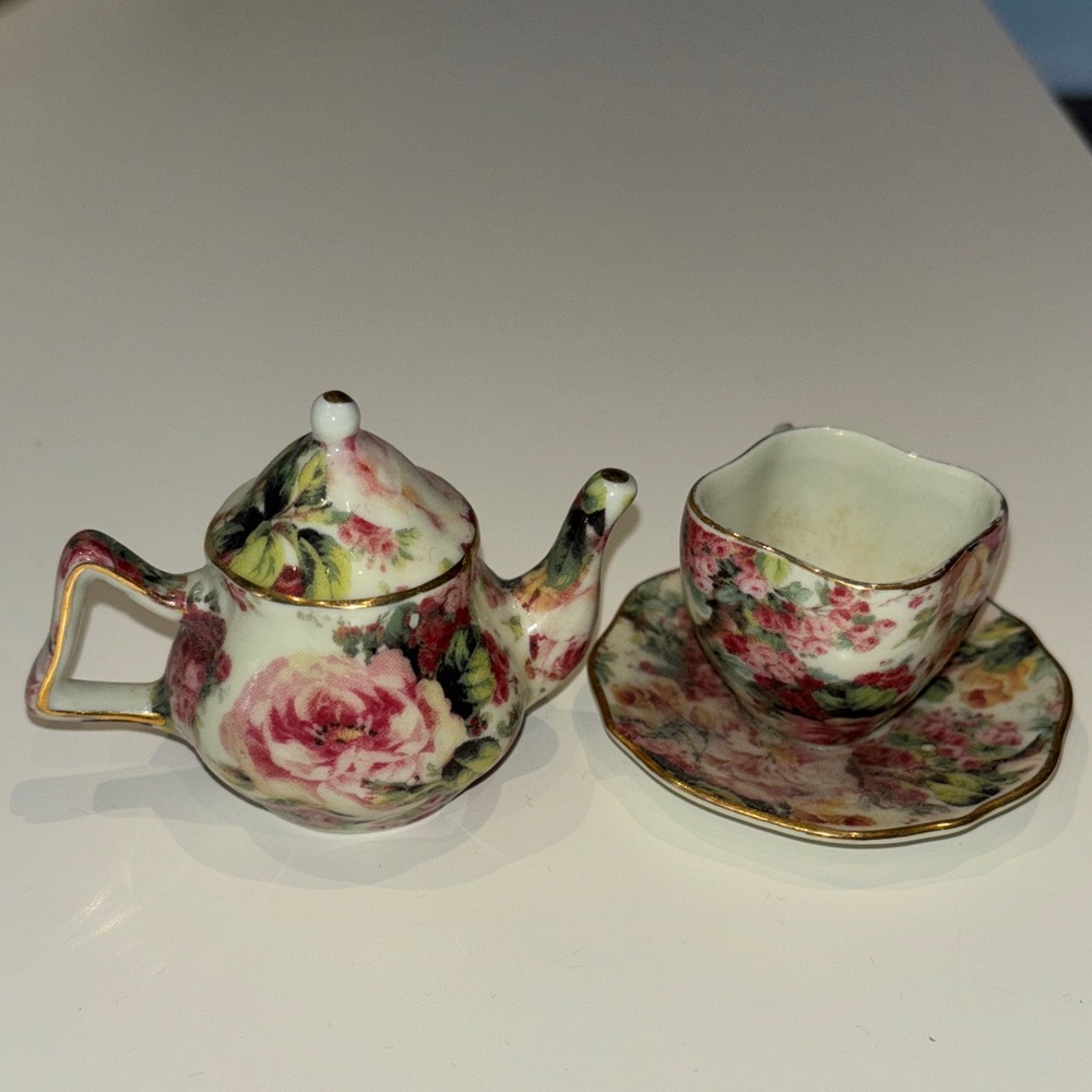Floral Teapot and Teacup Set
